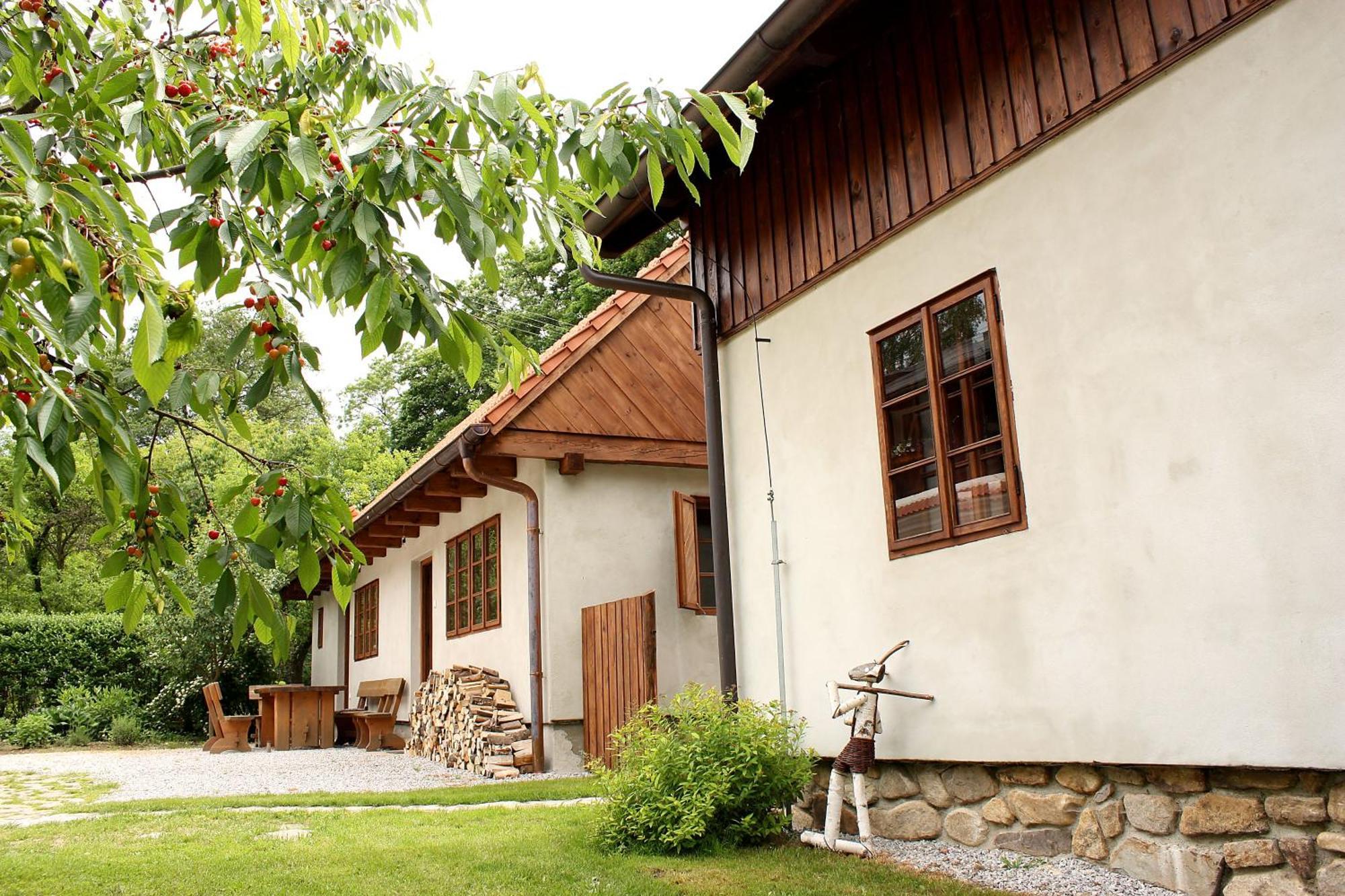 Apartmany Cerveny Dvur Chvalšiny Exterior foto