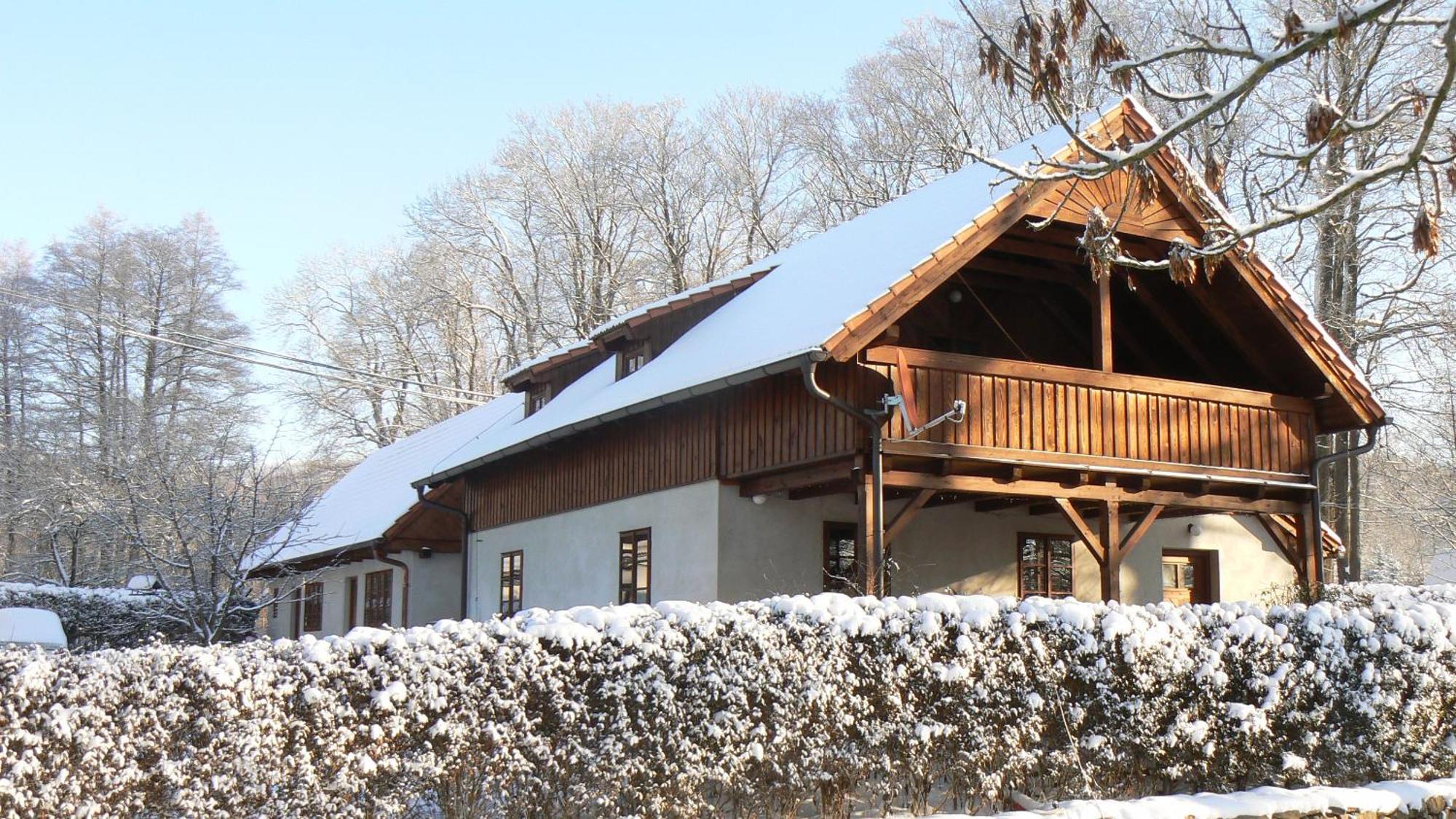 Apartmany Cerveny Dvur Chvalšiny Exterior foto