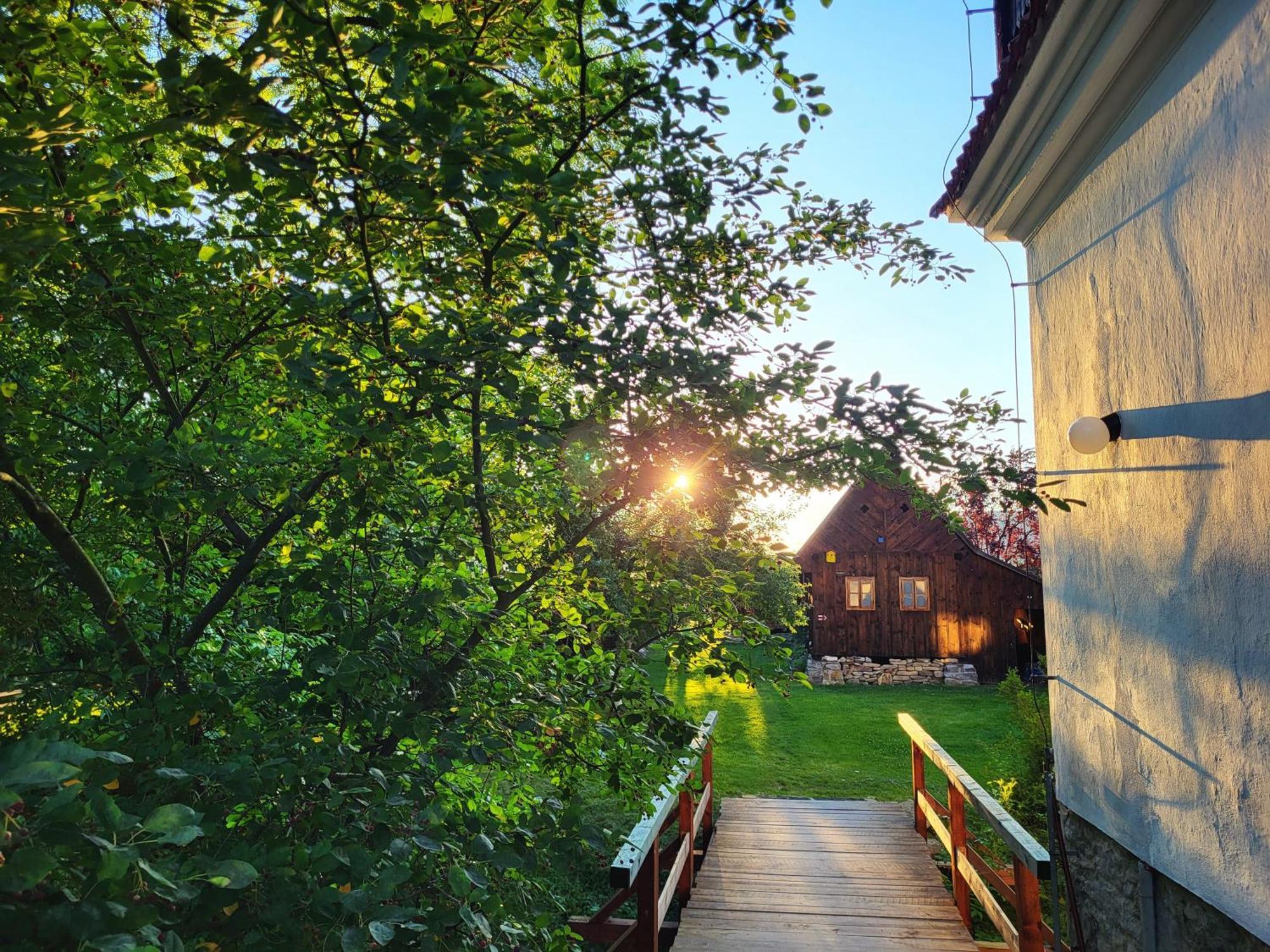 Apartmany Cerveny Dvur Chvalšiny Exterior foto